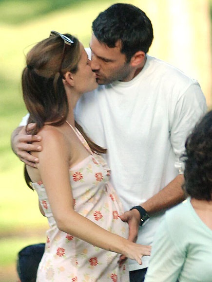 Hạnh phúc đáng ngưỡng mộ của cặp đôi vàng Hollywood