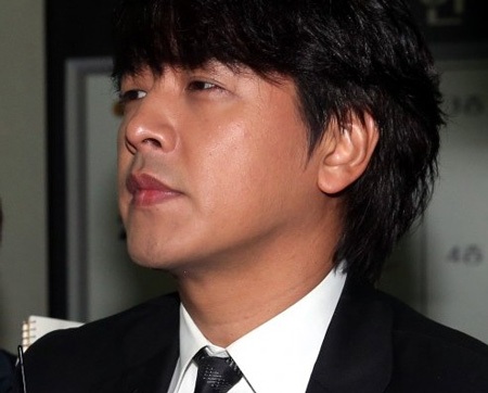 Ryu Shi Won thoát án ngồi tù 8 tháng, và phải nộp phạt 7 triệu Won vì hành hung vợ cũ.