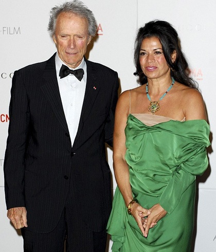 “Hãy nghĩ cẩn thận khi bước vào hôn nhân” - 1 Clint Eastwood và vợ ly dị sau 17 năm chung sống.