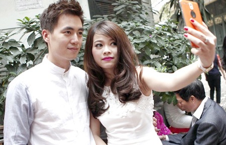 Em trai và em dâu của Đăng Khôi