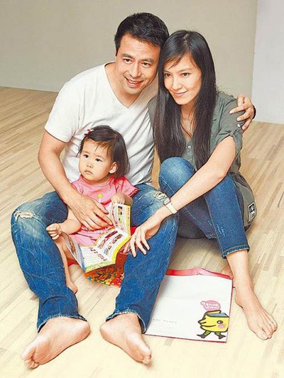 “Thiên thần” Lâm Hy Lôi mang bầu lần hai - 3 Gia đình nhỏ hạnh phúc của ngôi sao nổi tiếng Lâm Hy Lôi