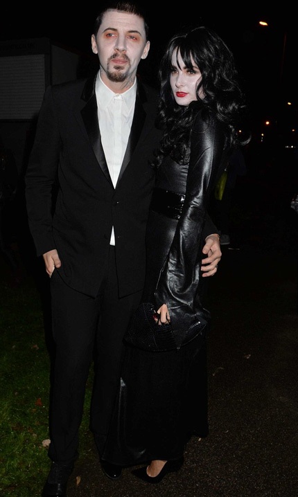 Thú vị xem trang phục Halloween của "sao" - 17 Millie Mackintosh và bạn trai