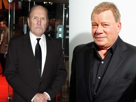 Jessica Alba (trái) và Elijah Wood đều là những ngôi sao hạng A tại