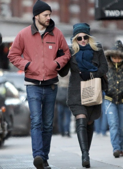 Ánh mắt hạnh phúc của hai người đang yêu.