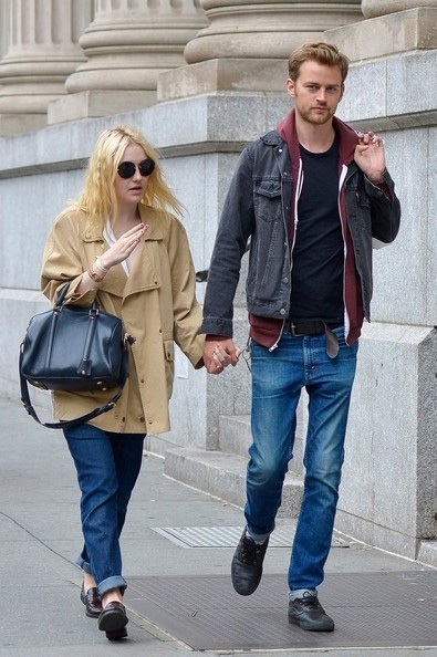 Ánh mắt hạnh phúc của hai người đang yêu.