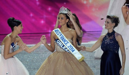 Người đẹp 19 tuổi Flora Coquerel đăng quang tại cuộc thi Hoa hậu Pháp, ngày 8/12 vừa rồi.