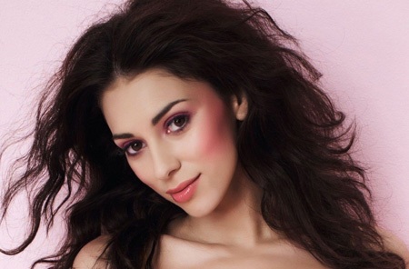 Georgia lập nghiệp thành công tại Anh sau khi góp mặt trong một số show truyền hình thực tế.