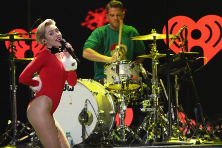 Màn tung hứng cùng ông già Noel