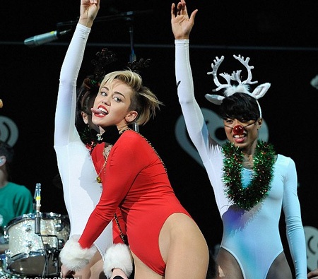 Miley Cyrus biểu diễn tại