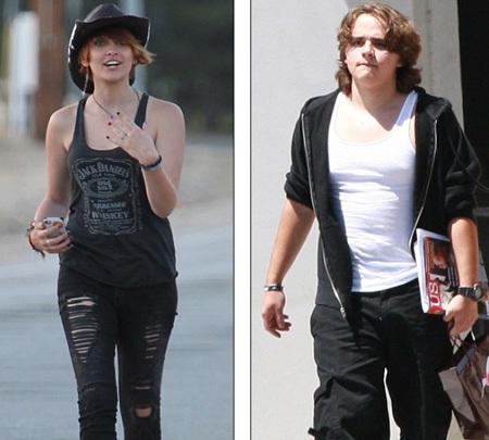 Con trai của Michael Jackson sẽ là “vua nhạc Pop” thế hệ mới? - 3 Ông Joe Jackson (trái) - cha ruột của ngôi sao nhạc Pop