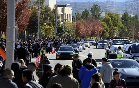 Những chiếc xe đắt tiền cũng xuất hiện trong lễ tưởng nhớ Paul Walker