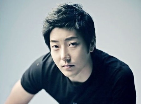 Nam ca sĩ xứ Hàn Kim Ji Hoon treo cổ tự vẫn tại khách sạn, ngày 12/12