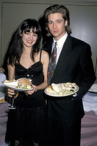 Những người phụ nữ “đi qua” cuộc đời Brad Pitt - 3 Brad Pitt gặp gỡ Jill Schoelen tại phim trường bộ phim