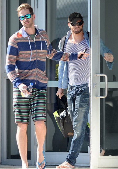 Người đi cùng với cặp đôi này là trợ lý đồng thời là bạn thân của Miley - Cheyne Thomas.