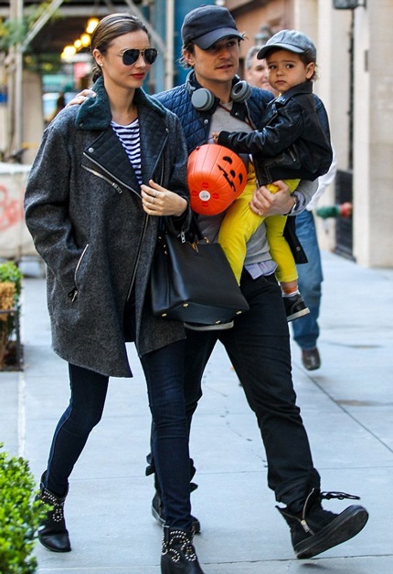 Miranda Kerr trông rất gợi cảm và ngọt ngào