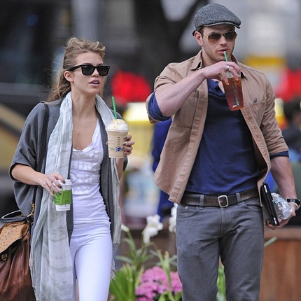 Năm 2011, anh từng có chuyện tình ồn ào với nữ diễn viên đẹp AnnaLynne McCord