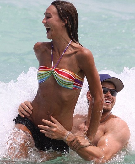 Năm 2012, Kellan đi nghỉ cùng vũ công Sharni Vinson