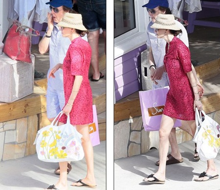 Sau khi nghỉ ngơi tại biển, hai vợ chồng Paul rủ nhau đi mua sắm.