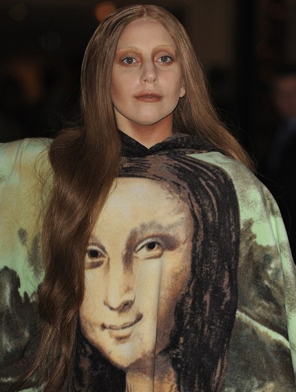 Lạ mắt với váy in hình “nàng Mona Lisa” của Lady Gaga