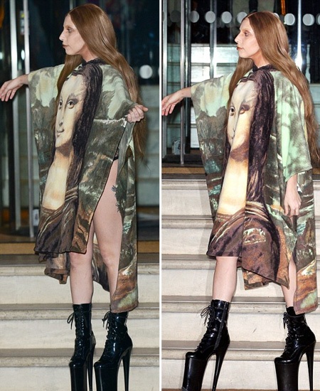 Chiếc váy với đường xẻ gợi cảm hai bên hông