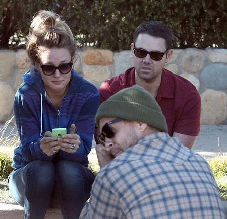 Cô đang trò chuyện với một người bạn