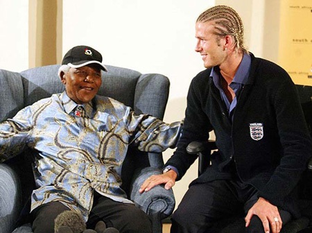 Cầu thủ David Beckham cũng vinh dự được trò chuyện trực tiếp với ông Nelson Mandela