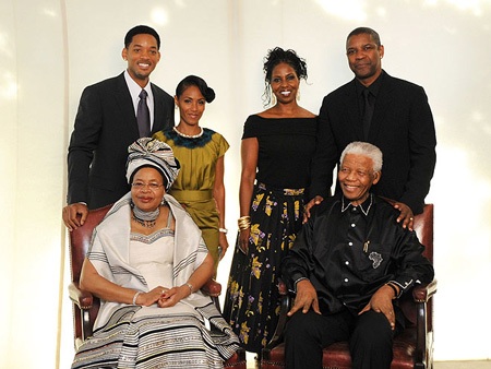 Vào đúng bữa tiệc mừng sinh nhật lần thứ 90 của ông Nelson Mandela tại Hyde Park,