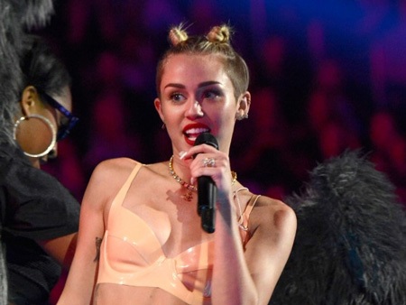 Những tin tức gây sốc làng giải trí năm 2013 - 17 Những tin tức gây sốc trong năm 2013