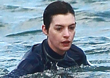 “Công chúa” Anne Hathaway hạnh phúc bên chồng - 14 Gương mặt sợ hãi của nữ diễn viên 31 tuổi sau sự cố bất ngờ
