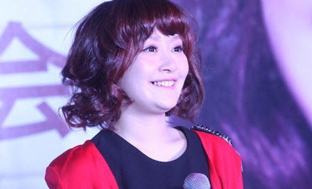 Từ Hải Tinh với phong cách thời trang giản dị, gần gũi đã chinh phục khán giả hâm mộ.