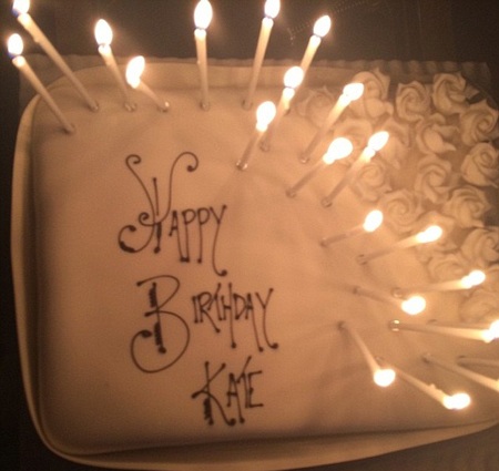 Chiếc bánh sinh nhật mừng tuổi 40 của Kate Moss