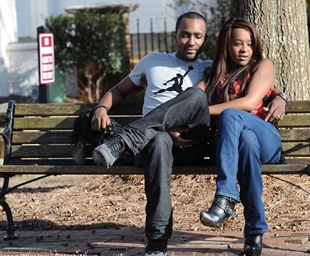 Bobbi viết: Tôi đang rất hạnh phúc khi nói về cuộc hôn nhân của mình và anh nuôi.