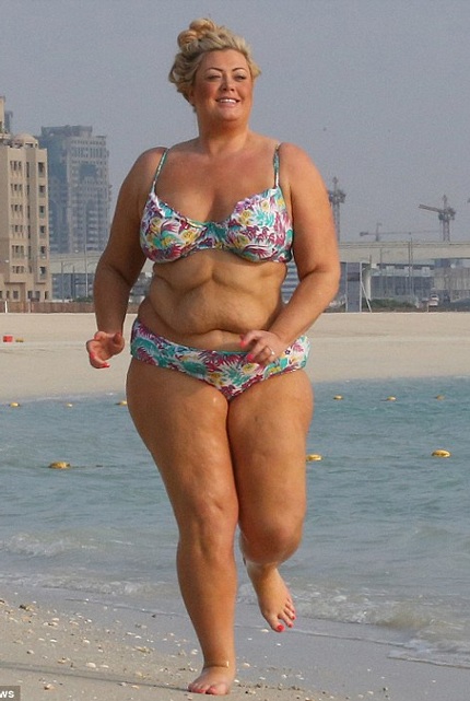 Béo mập, ngôi sao Anh quốc vẫn tự tin diện bikini khoe dáng