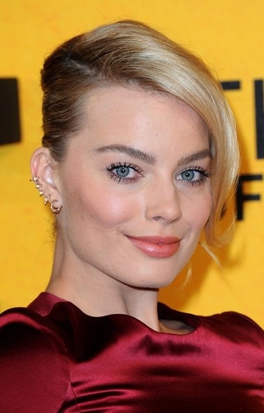Margot Robbie có nhiều cảnh nóng với bạn diễn Leonardo trong phim