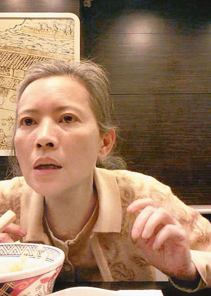 Hình ảnh quen thuộc của Lam Khiết Anh trong mấy năm gần đây.