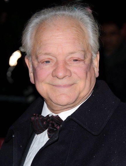 Ngôi sao kỳ cựu David Jason cho rằng, nữ ca sĩ trẻ Miley Cyrus đang gây ảnh hưởng xấu tới xã hội.