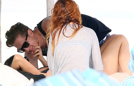 Demi Moore đang đi nghỉ mát tại Mexico cùng các bạn bè. Ngôi sao của