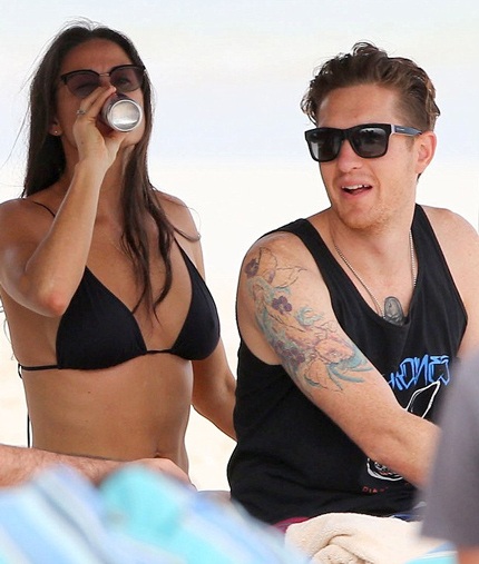 Demi Moore đang đi nghỉ mát tại Mexico cùng các bạn bè. Ngôi sao của