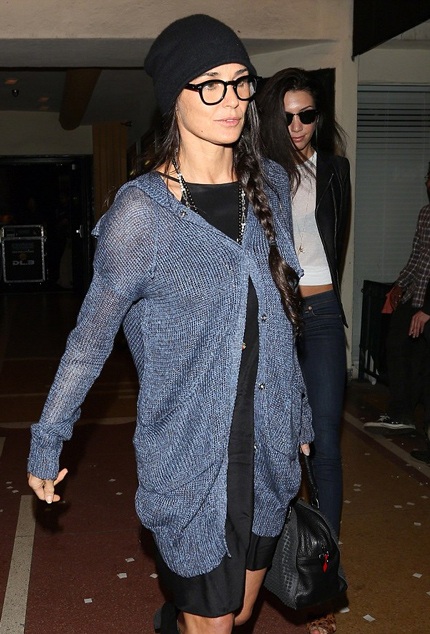 Demi Moore hẹn hò với rocker kém 24 tuổi - 2 Demi Moore và bạn trai mới, Sean Friday, 27 tuổi, đang đi nghỉ tại Mexico cùng nhau.