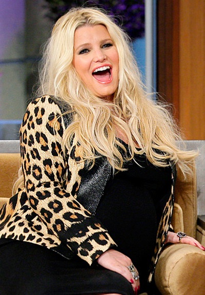 Jessica Simpson 'nặng nề' khi còn mang bầu