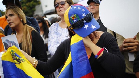  Những giọt nước mắt tiếc thương một hoa hậu xinh đẹp và tài năng.