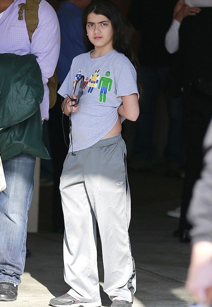 Con trai "vua nhạc Pop" đưa bạn gái về ra mắt gia đình - 2 Cậu út nhà Michael Jackson - Blanket vừa đón tuổi 12 cùng gia đình