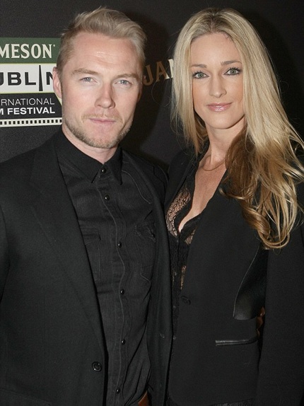 Ronan và Storm hò hẹn được hơn 2 năm nay. Hai người được khen đẹp đôi và rất hạnh phúc.