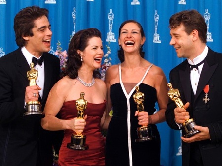 Những khoảnh khắc hậu trường thú vị của lễ trao giải Oscar - 14 Đạo diễn của bộ phim
