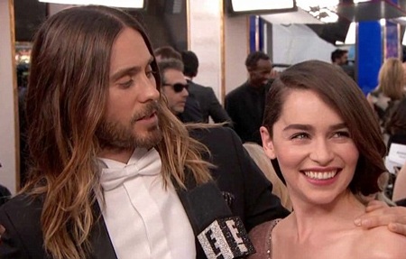 “Gã Đông-Gioăng” Jared Leto đang tán tỉnh Miley Cyrus - 5 Jared Leto công khai tán tỉnh nữ diễn viên Emilia Clarke tại lễ trao giải SAGs hồi tháng trước.