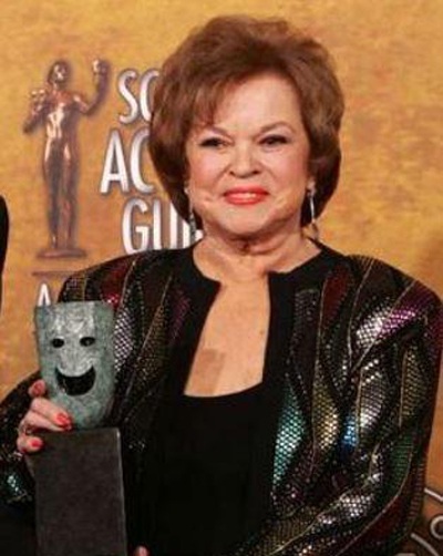 Bà Shirley còn là một nhà ngoại giao và là đại sứ Mỹ tại một số nước.