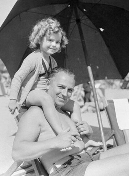 Shirley Temple bên bố ruột