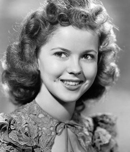 Shirley là diễn viên nhí đầu tiên của nước Mỹ chạm tay vào tượng vàng Oscar