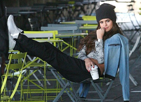 Thân hình thon thả của nữ ca sĩ 21 tuổi là mơ ước của nhiều cô gái trẻ hiện nay