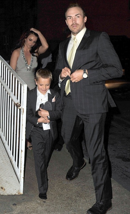 Britney Spears đưa chồng tương lai dự đám cưới em gái